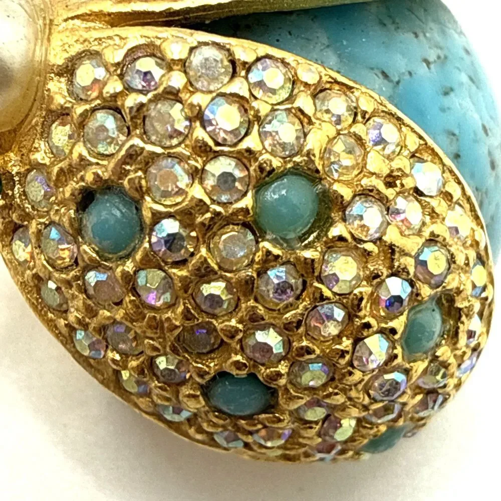 Vintage Unsigned Hattie Carnegie Ladybug Brooch Gold Tone Blue Body Beetle 1.25